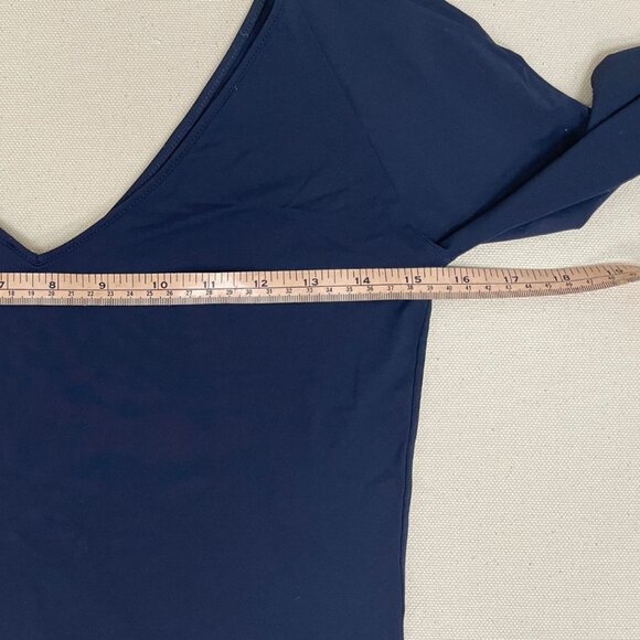 Blumarine Jea Navy Blue V-Neck Top Sailboat Design Size Small Stylish Casual - Picture 9 of 12